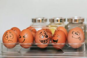 eggs with faces drawn on about weight loss